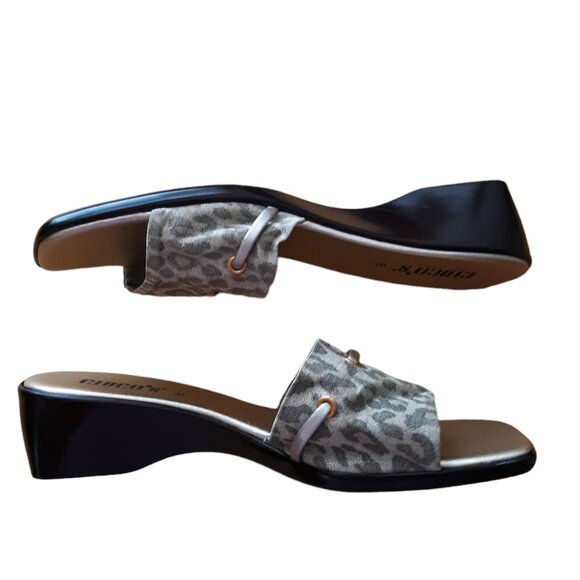 Chico's Slip On Wedge Heels Animal Print Size 8 Made In Italy - Picture 6 of 8